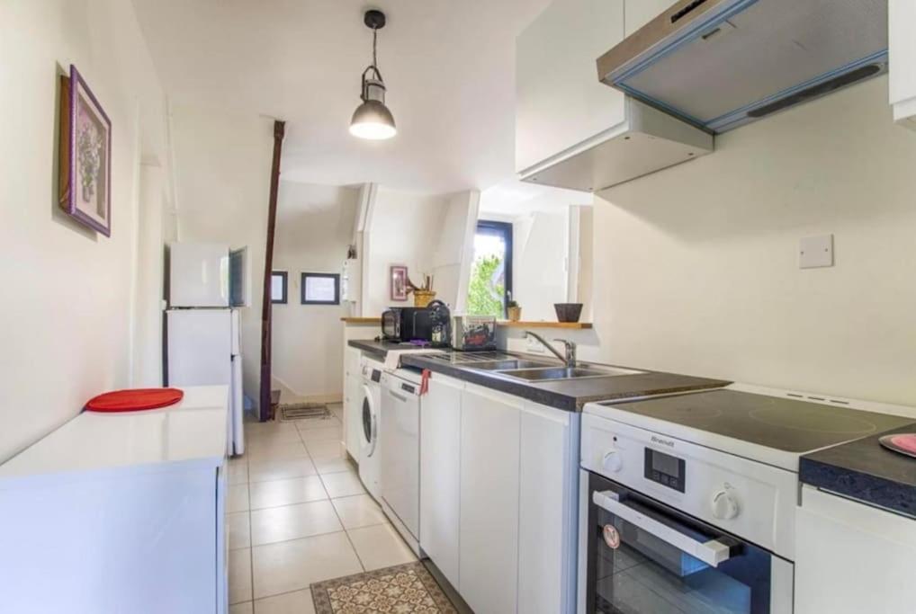 Villa Le Manoir Du Val Douvres-la-Délivrande Esterno foto